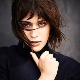 Lizzy Caplan